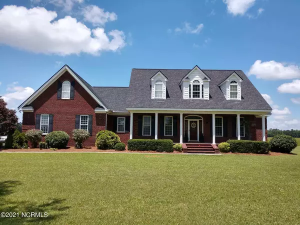 3070 Dobbersville RD, Mount Olive, NC 28365