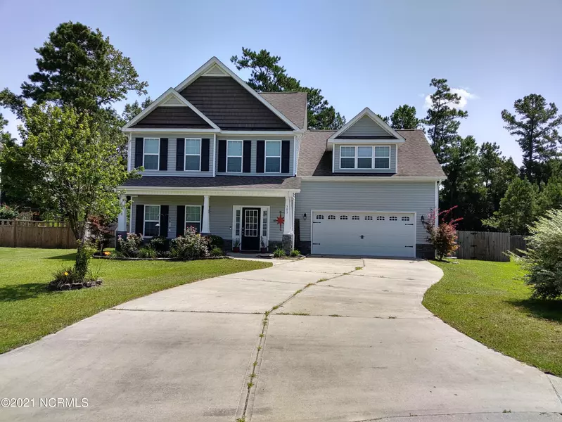 303 Squire CT, Maple Hill, NC 28454