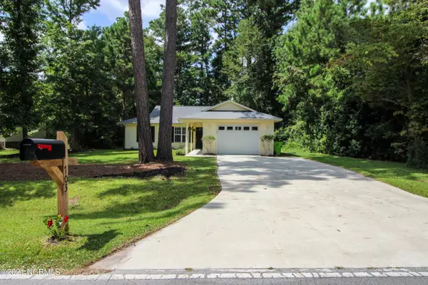 703 Stately Pines RD, New Bern, NC 28560