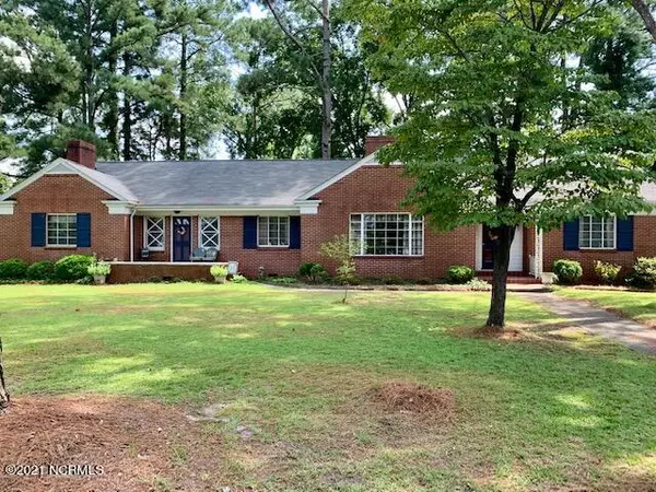 Robersonville, NC 27871,105 W Purvis ST