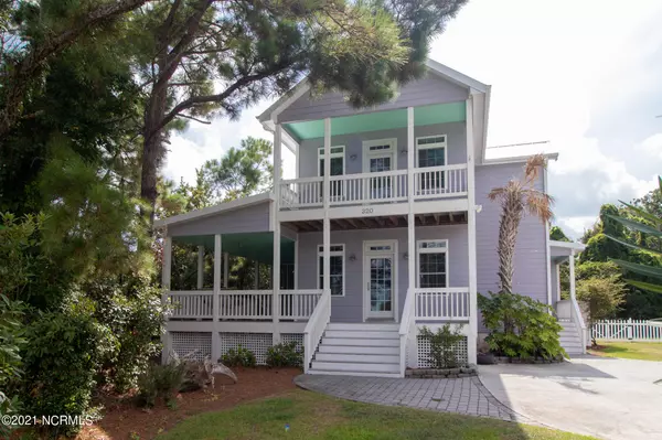 320 Governor Safford LN, Emerald Isle, NC 28594