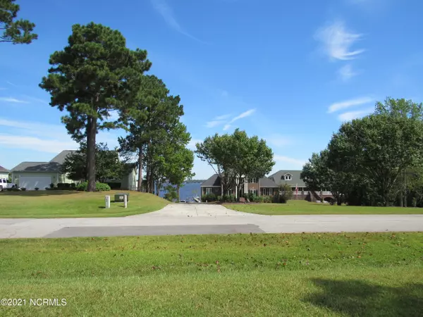 Swansboro, NC 28584,105 Line Boat Lane