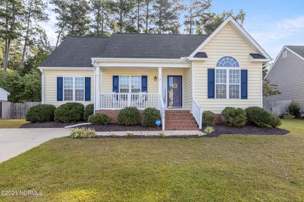 2316 Checkerberry LN, Winterville, NC 28590