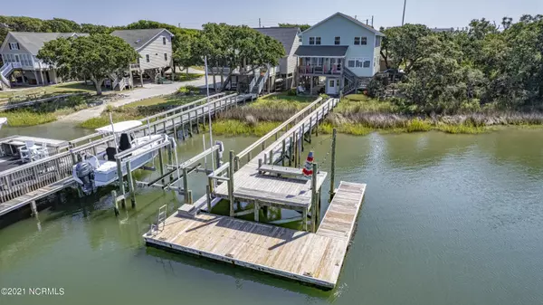 535 Sidbury AVE, Topsail Beach, NC 28445
