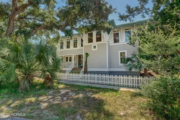 Bald Head Island, NC 28461,604 Kinnakeet Way