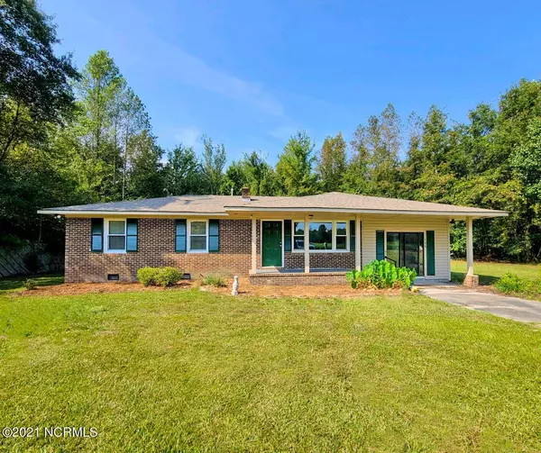 725 Mcclary RD, Evergreen, NC 28438