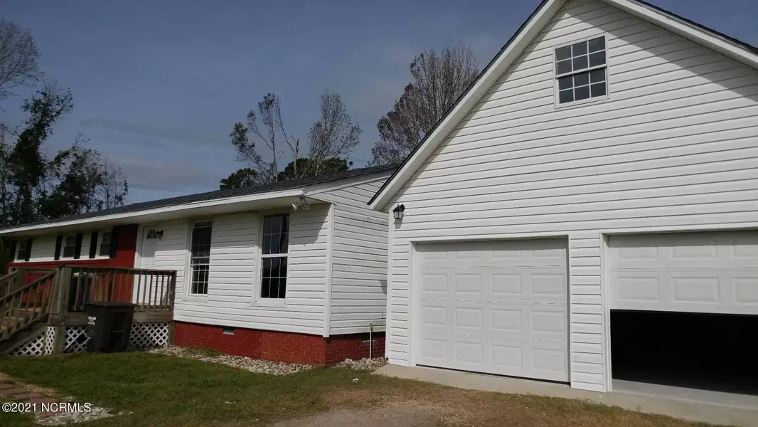 225 Great Neck Landing RD, Swansboro, NC 28584