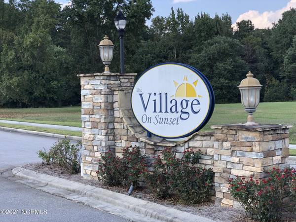 110 Village CIR, Clinton, NC 28328