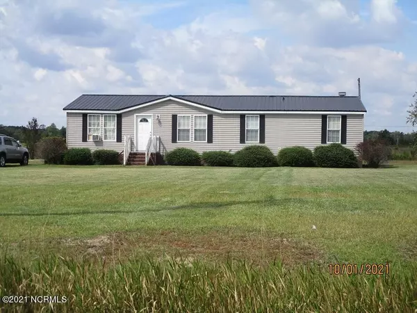 569 Kelly RD, Mount Olive, NC 28365