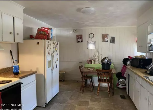 Whiteville, NC 28472,415 S Thompson ST