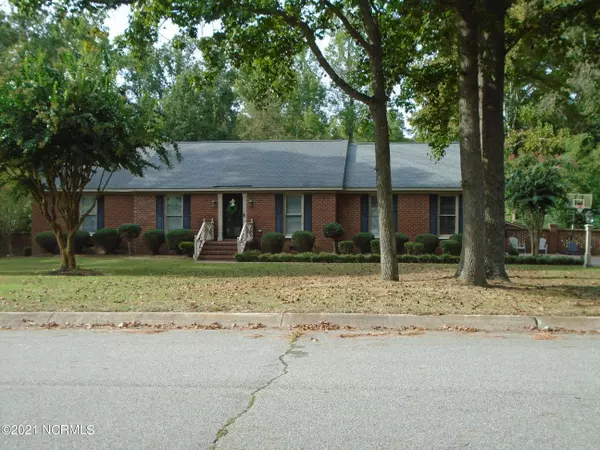 3405 Robinwood DR, Kinston, NC 28504