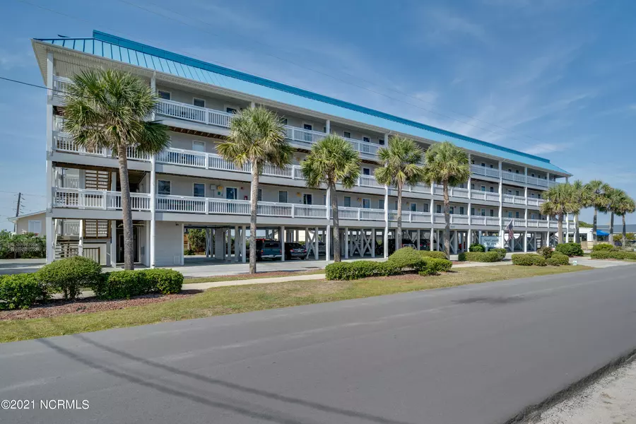 305 N Topsail DR #3, Surf City, NC 28445