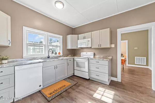Vanceboro, NC 28586,407 College ST