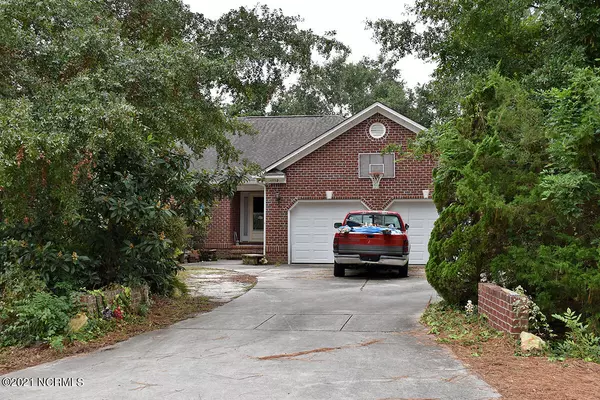 5752 Wisteria Lane, Wilmington, NC 28409