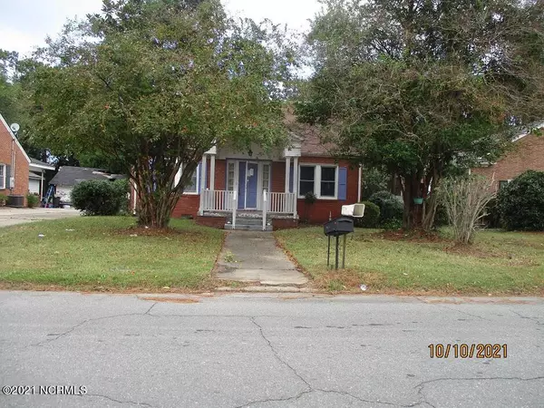 210 W Pollock ST, Mount Olive, NC 28365