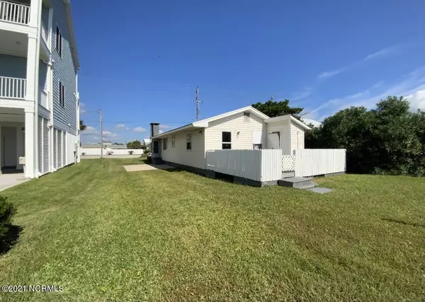 302 E Fort Macon RD, Atlantic Beach, NC 28512