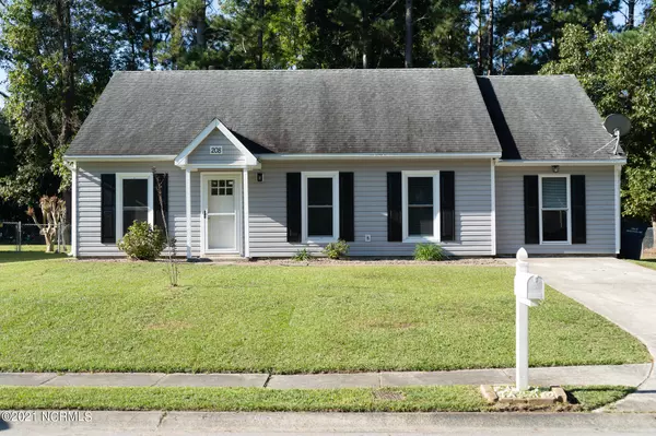 208 E Lakeridge LNDG, Jacksonville, NC 28546