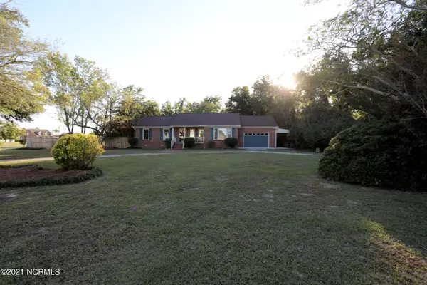 123 Leslie DR, Hubert, NC 28539