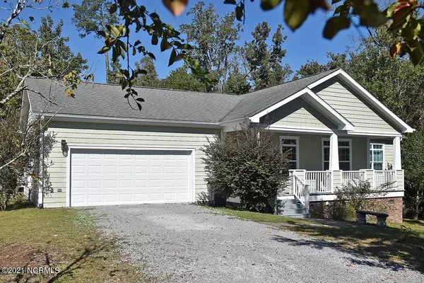 114 Lands End CT, Hampstead, NC 28443
