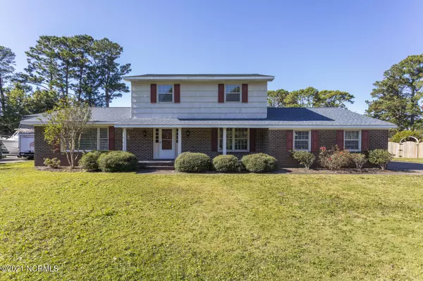 229 Yorkshire LN, Wilmington, NC 28409