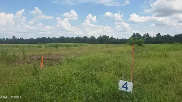 4 Shawn LN, Raeford, NC 28376