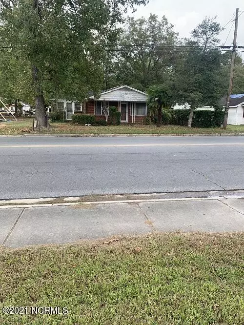 305 S Pine ST, Warsaw, NC 28398