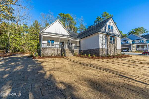 165 Riding LN, Southern Pines, NC 28387