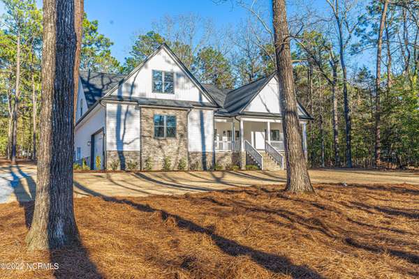 185 Riding LN, Southern Pines, NC 28387