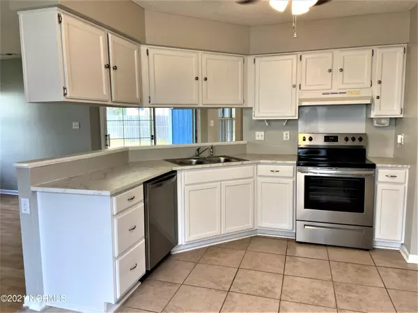 Midway Park, NC 28544,2621 Idlebrook CIR