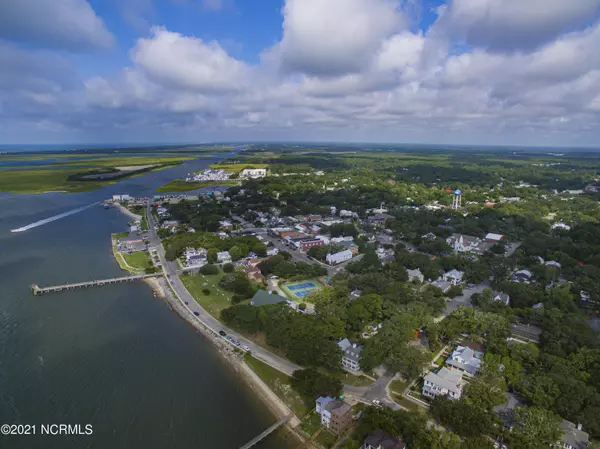 Southport, NC 28461,611 N Lord ST