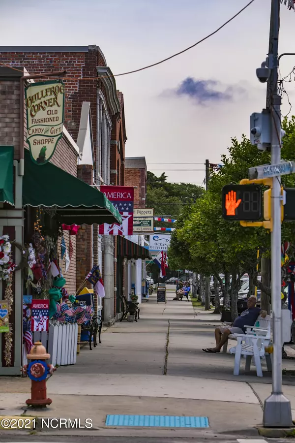 Southport, NC 28461,611 N Lord ST