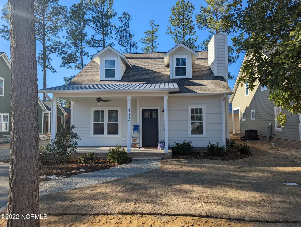 Southern Pines, NC 28387,352 Blantons ST