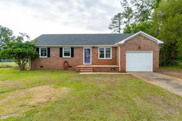 112 Oxford Drive, Jacksonville, NC 28546