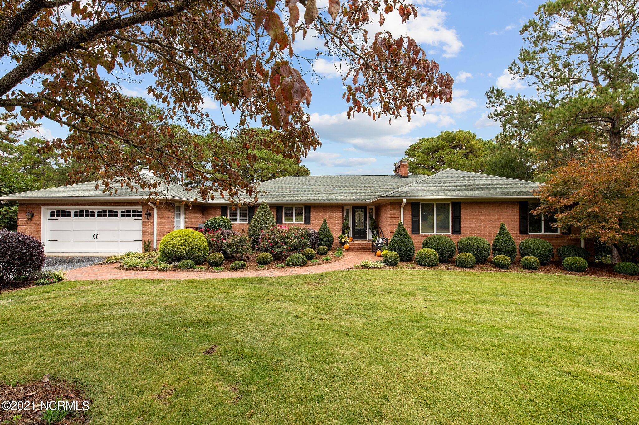 21 Shadow DR, Whispering Pines, NC 28327
