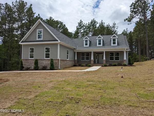 16 Banning DR, Whispering Pines, NC 28327