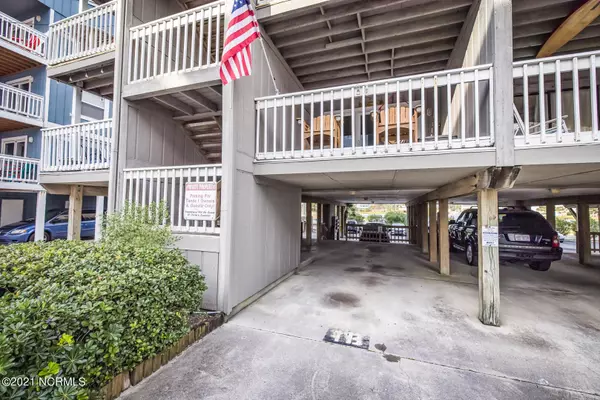 Carolina Beach, NC 28428,600 Carolina Beach Avenue S #Apt 1b