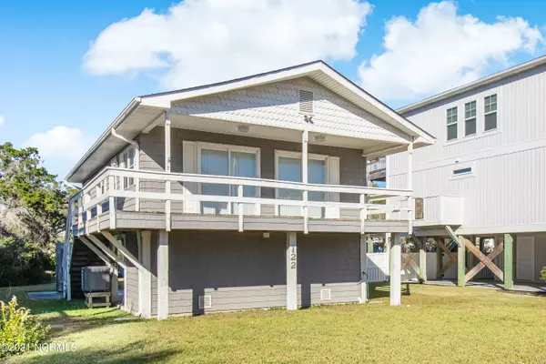 Oak Island, NC 28465,122 W Dolphin Drive