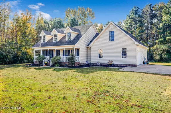 Pinetops, NC 27864,831 Maccripine RD