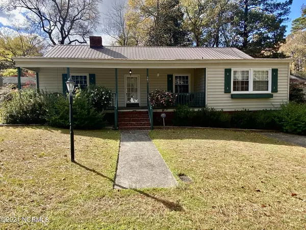 403 N Biggs ST, Williamston, NC 27892