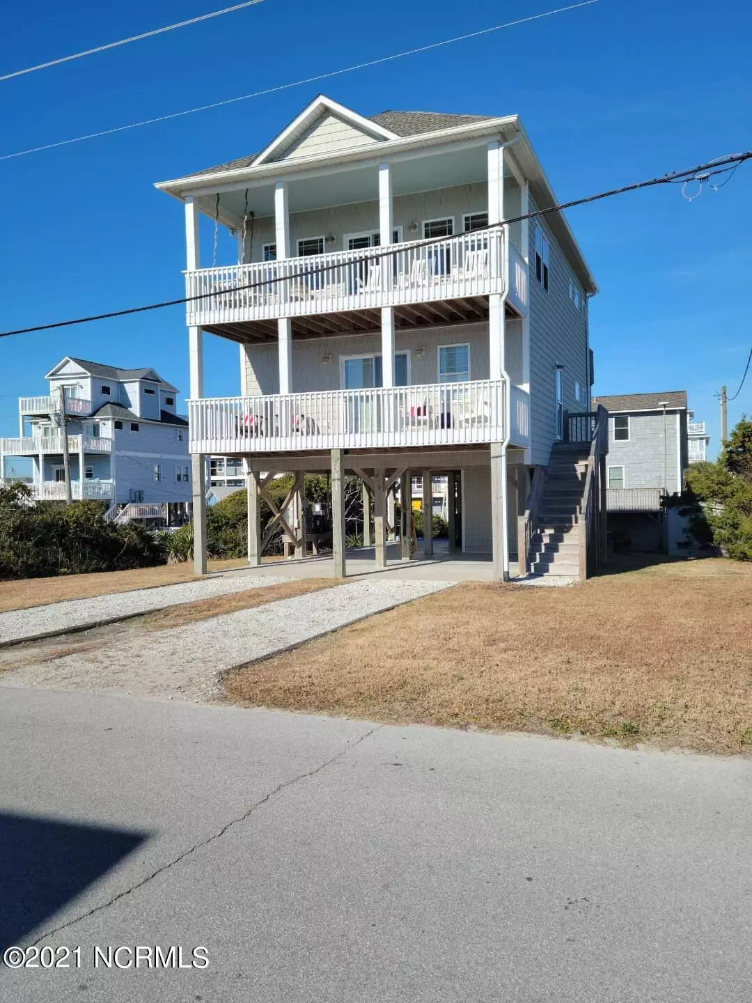 Surf City, NC 28445,611 N Shore Drive