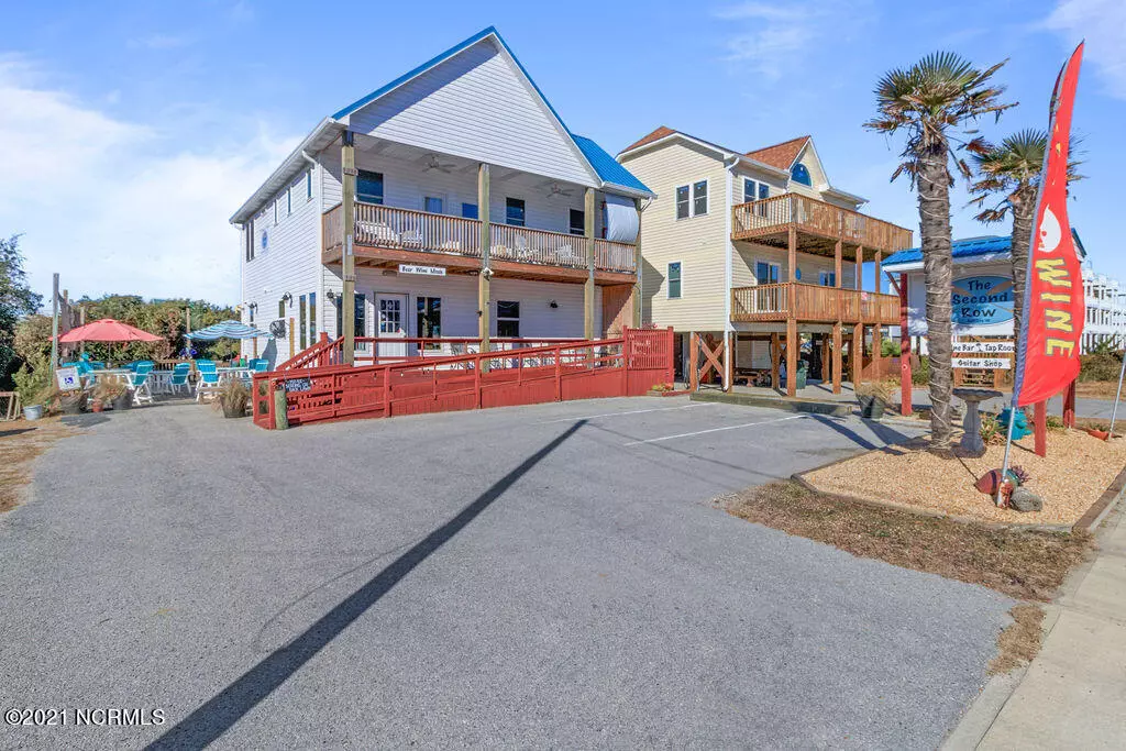 Surf City, NC 28445,121 N Shore Drive