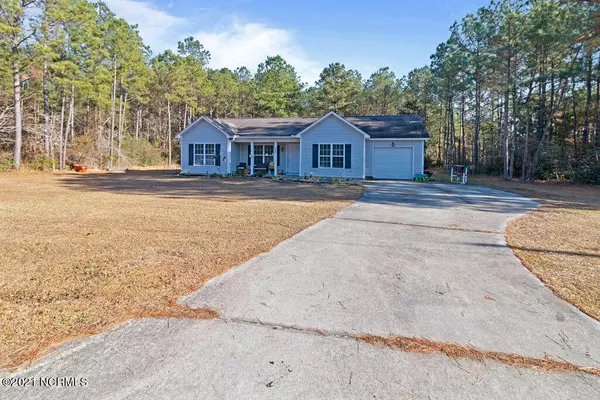 Jacksonville, NC 28540,242 Piney LN