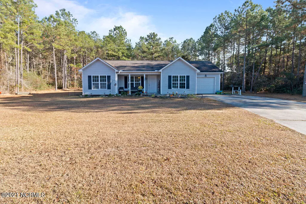 Jacksonville, NC 28540,242 Piney LN