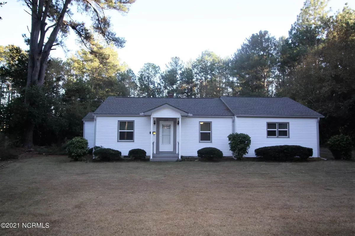 Aberdeen, NC 28315,507 S Pinehurst Street