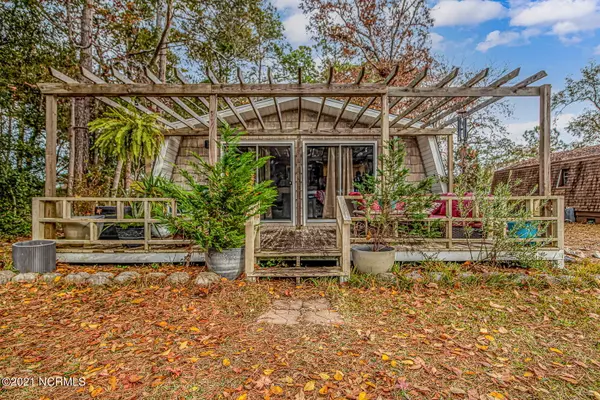 340 NE 49th ST, Oak Island, NC 28465