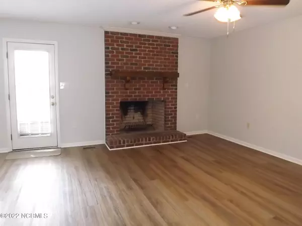 Laurinburg, NC 28352,1002 Old Charleston CIR