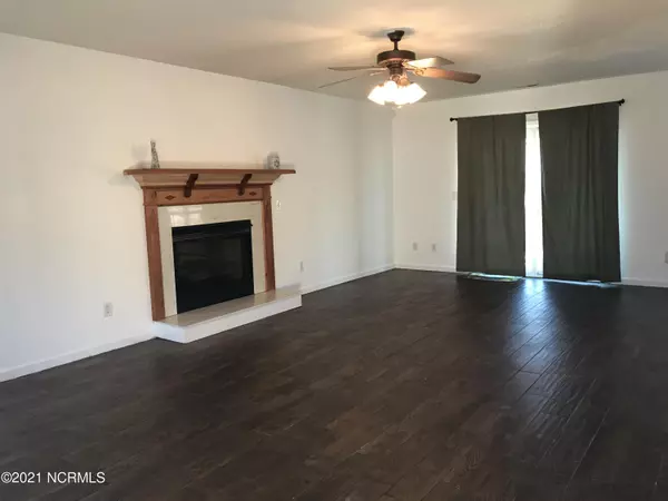 Jacksonville, NC 28540,186 Bridlewood DR