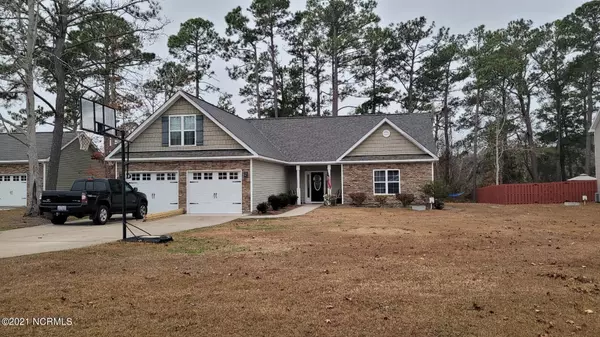 305 Chadwick Shores Drive, Sneads Ferry, NC 28460