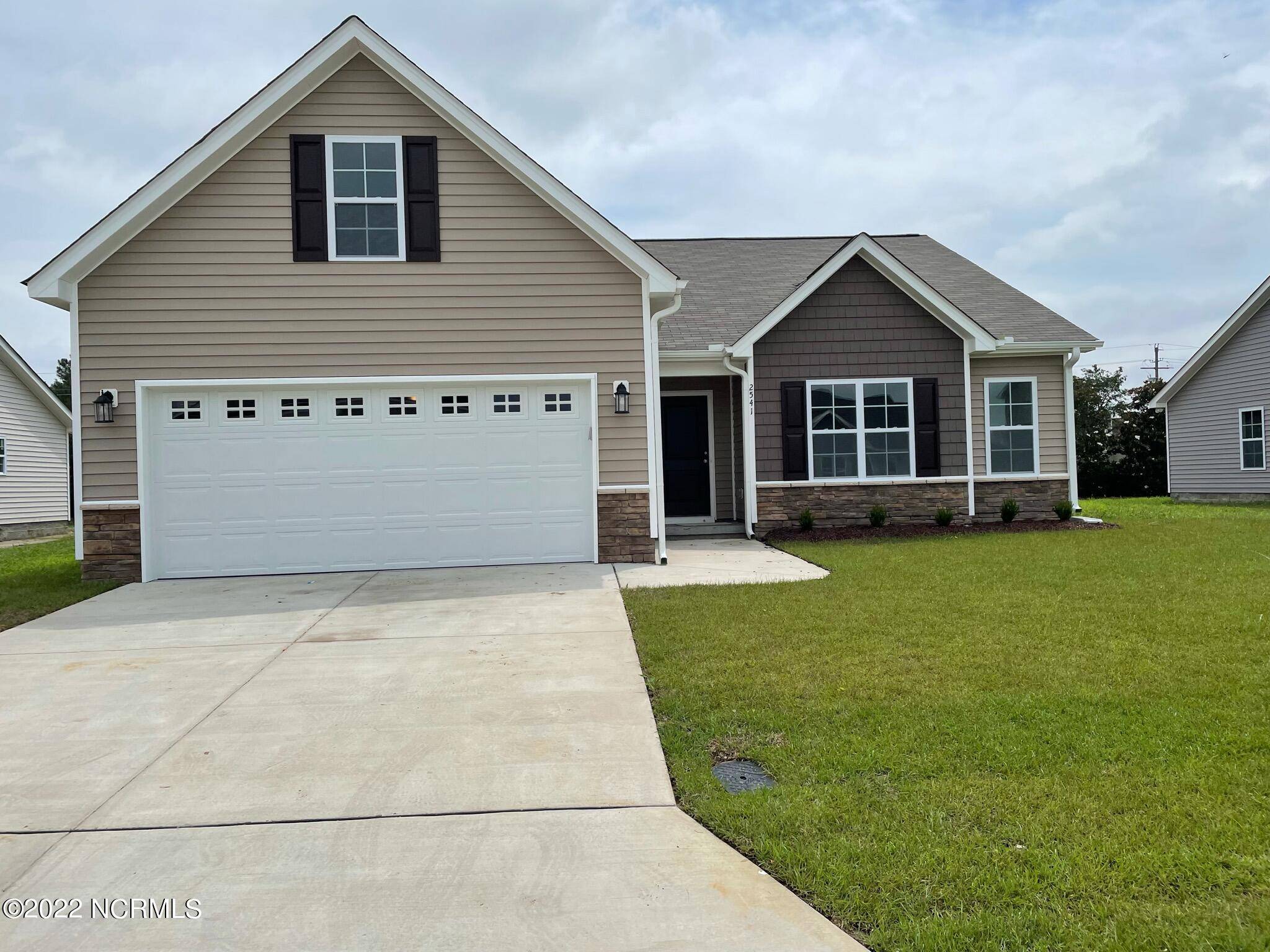 2541 Rhinestone DR, Winterville, NC 28590