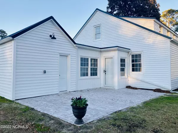 Rose Hill, NC 28458,120 E Center ST